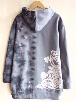 タイダイ染め抜染ロータスフーディー