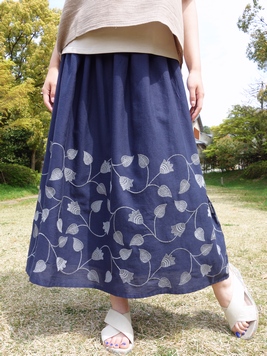 リーフィ刺繍ギャザースカート