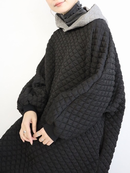 ポワンドルマンキルティングフードワンピース