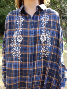 タータンチェック刺繍シャツワンピース