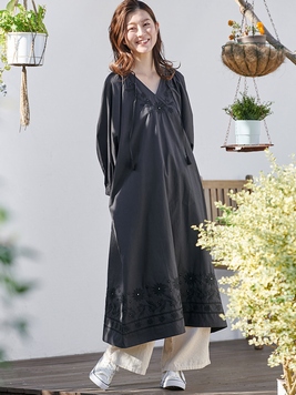 ミラーエンブ刺繍コットンワンピース