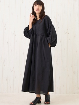 ピンタックコットンワンピース