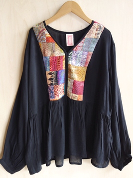 カンタ刺繍パッチワークプルオーバー