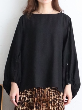 ポワン袖ドロップショルダープルオーバー