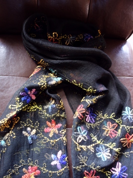 シルク混花の刺繍ストール