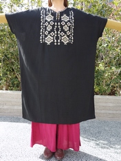 レオカフタン刺繍ワンピース