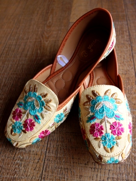 フラーリエンブジュッティ