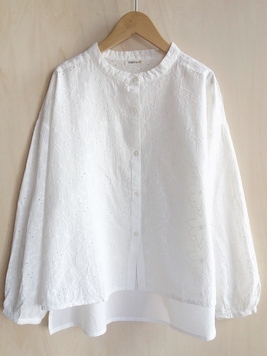 クレマチス刺繍コットンブラウス