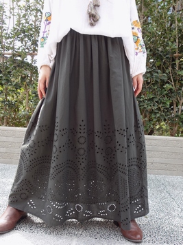 ブルームシフリー刺繍スカート
