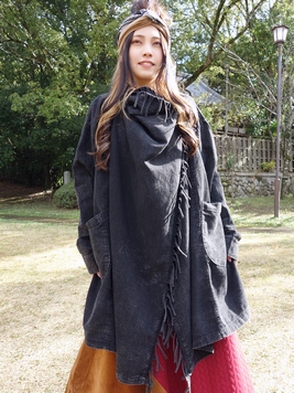 旅人のコットンフリンジコート