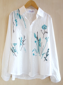 ボタニカ総刺繍ブラウス