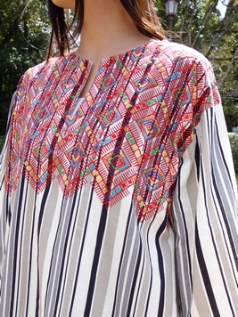 ウィピールストライプ刺繍チュニックドレス