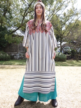 ウィピールストライプ刺繍チュニックドレス
