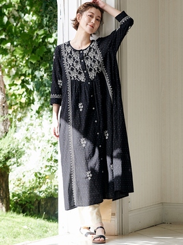ヌール刺繍ワンピース