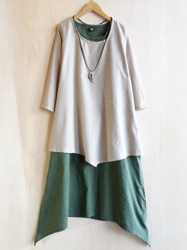 重ねたバイカラーレイヤードコットンワンピース