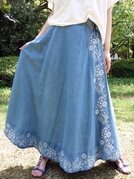 デニムエンブ刺繍ラップスカート