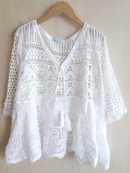 花刺繍と花クロシェ編みのコットンTOP