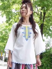 スカラップ刺繍ブラウス