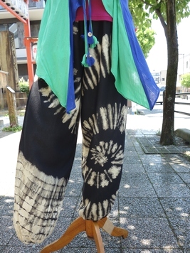 ぐるぐるタイダイパンツ