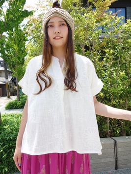 コットンスラブスキッパー立体刺繍ブラウス