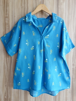 綿ボイル草花スキッパーブラウス