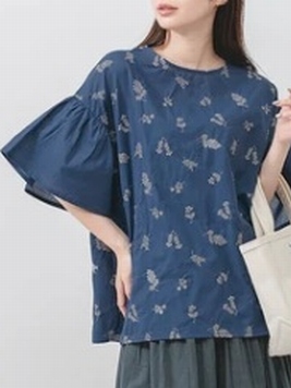 草花刺繍フレアスリーブブラウス