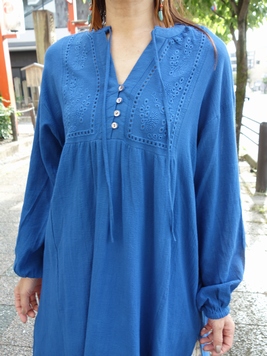 メドニ刺繍ワンピース