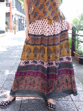 ナリアパンツ