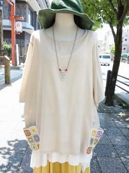 クロシェ編みのコットンユルTOP