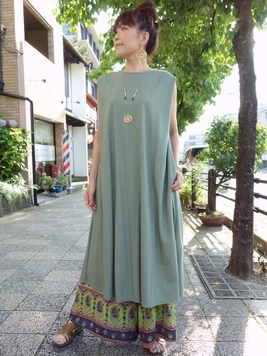 接触冷感ショルダータックワンピース