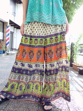 ナリアパンツ