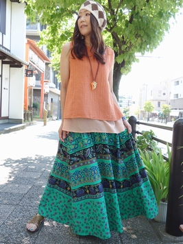 ネシュアスカート