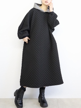 ポワンドルマンキルティングフードワンピース