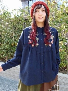 アンティークフラワー刺繍ブラウス