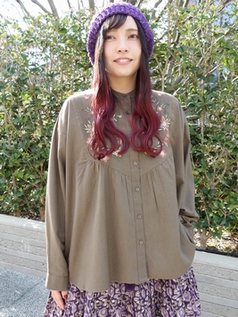 アンティークフラワー刺繍ブラウス