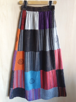 ヴィンテージライクなパッチワークのスカート