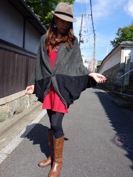 モマMカーデ